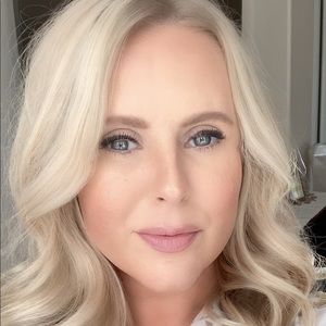 Meet your Posher, Caitie